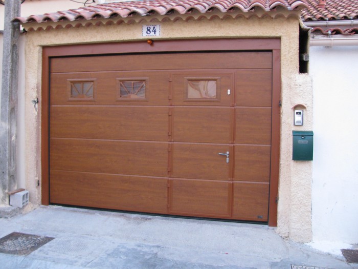 porte-garage-faux bois-portillon